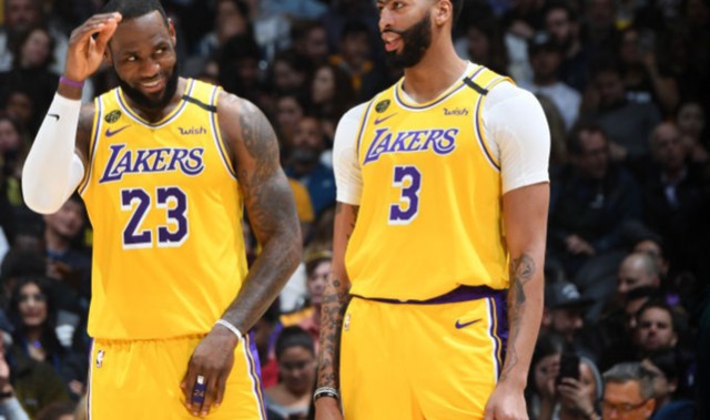 壹号娱乐官网- 詹姆斯再创历史记录，湖人豪取五连胜  