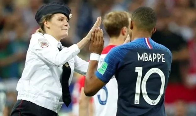 壹号娱乐- 杜塞尔多夫球迷发起抗议，要求降低季票价格  