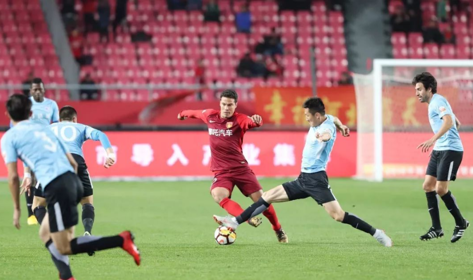  波尔多老帅运筹帷幄，换人调整扭转战局获首胜