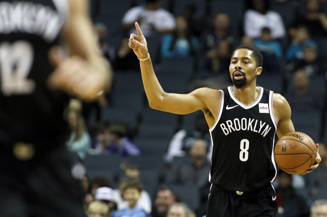  欧文灵动突破撕裂防线，独行侠加时险胜爵士